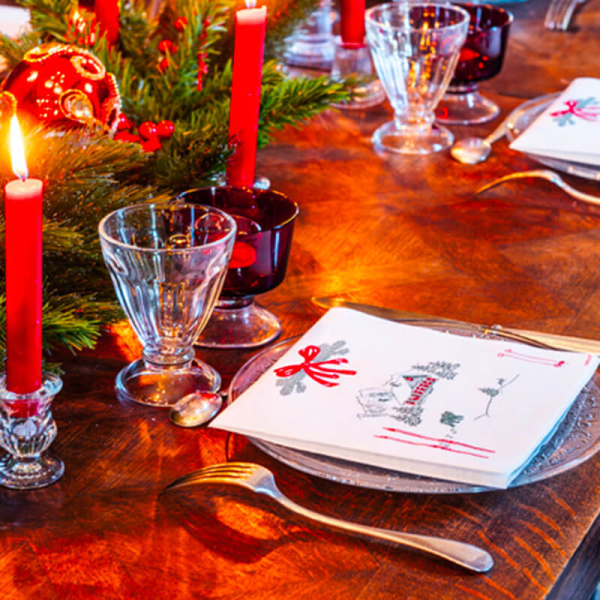 Paviot my Cabane weiße Servietten bedruckt mit Berghütte Motiv in grün und rot, style